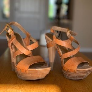 Jessica Simpson heels